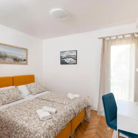 Charming Sant Elia - Two Bedroom Daire *
