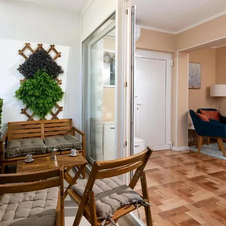 Charming Sant Elia - Two Bedroom Daire *