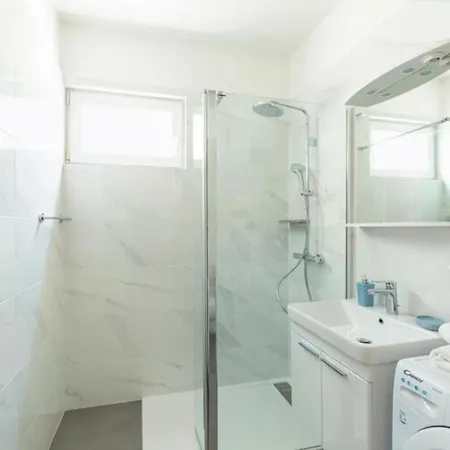 Charming Sant Elia - Two Bedroom Daire *