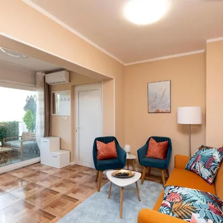 Charming Sant Elia - Two Bedroom Daire *