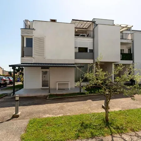 Charming Sant Elia - Two Bedroom Apartman Bale
